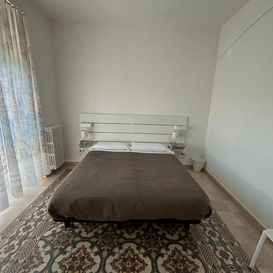 Room & Parking In Centro Citta Con Parcheggio Privato E Wifi โปเตนซา ภายนอก รูปภาพ