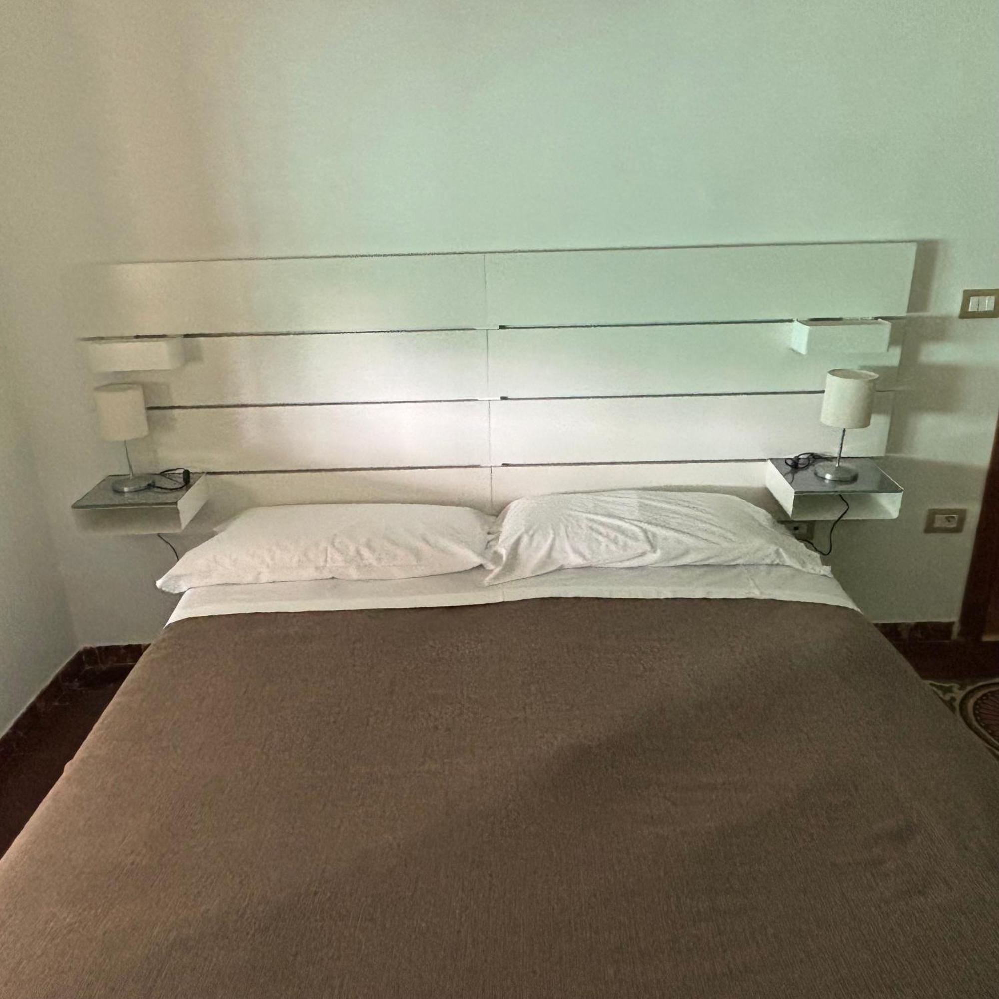 Room & Parking In Centro Citta Con Parcheggio Privato E Wifi โปเตนซา ภายนอก รูปภาพ