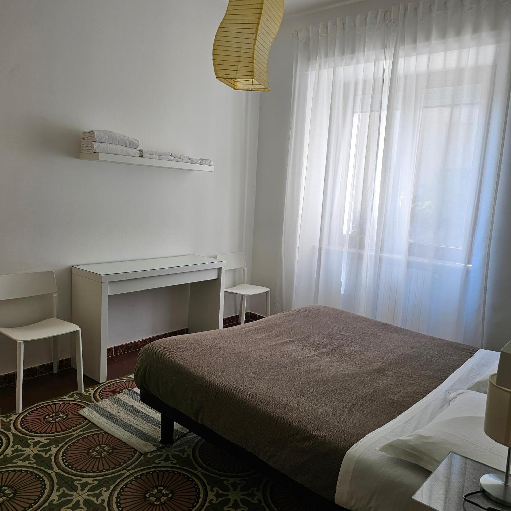 Room & Parking In Centro Citta Con Parcheggio Privato E Wifi โปเตนซา ห้อง รูปภาพ